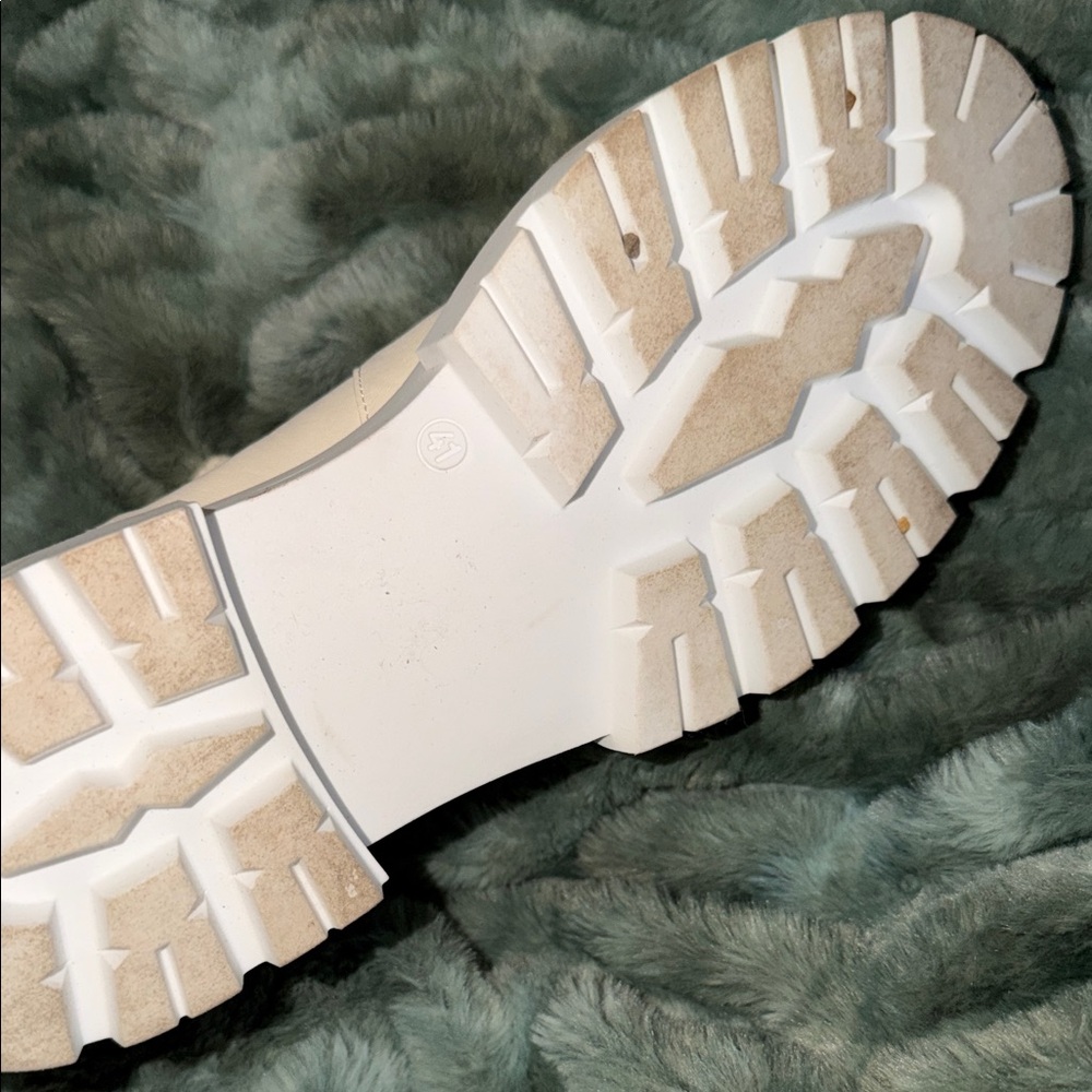 Free People White Ankle Boots - Picture 4 of 5